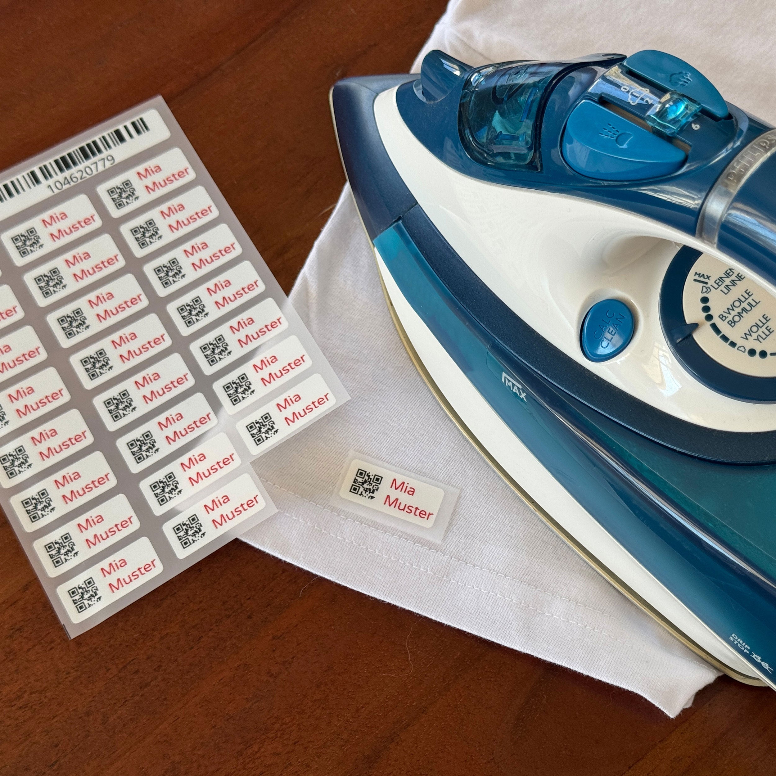 225 Stück Bügeletiketten mit QR Code 30x13 mm - adressaufkleber-fabrik.de