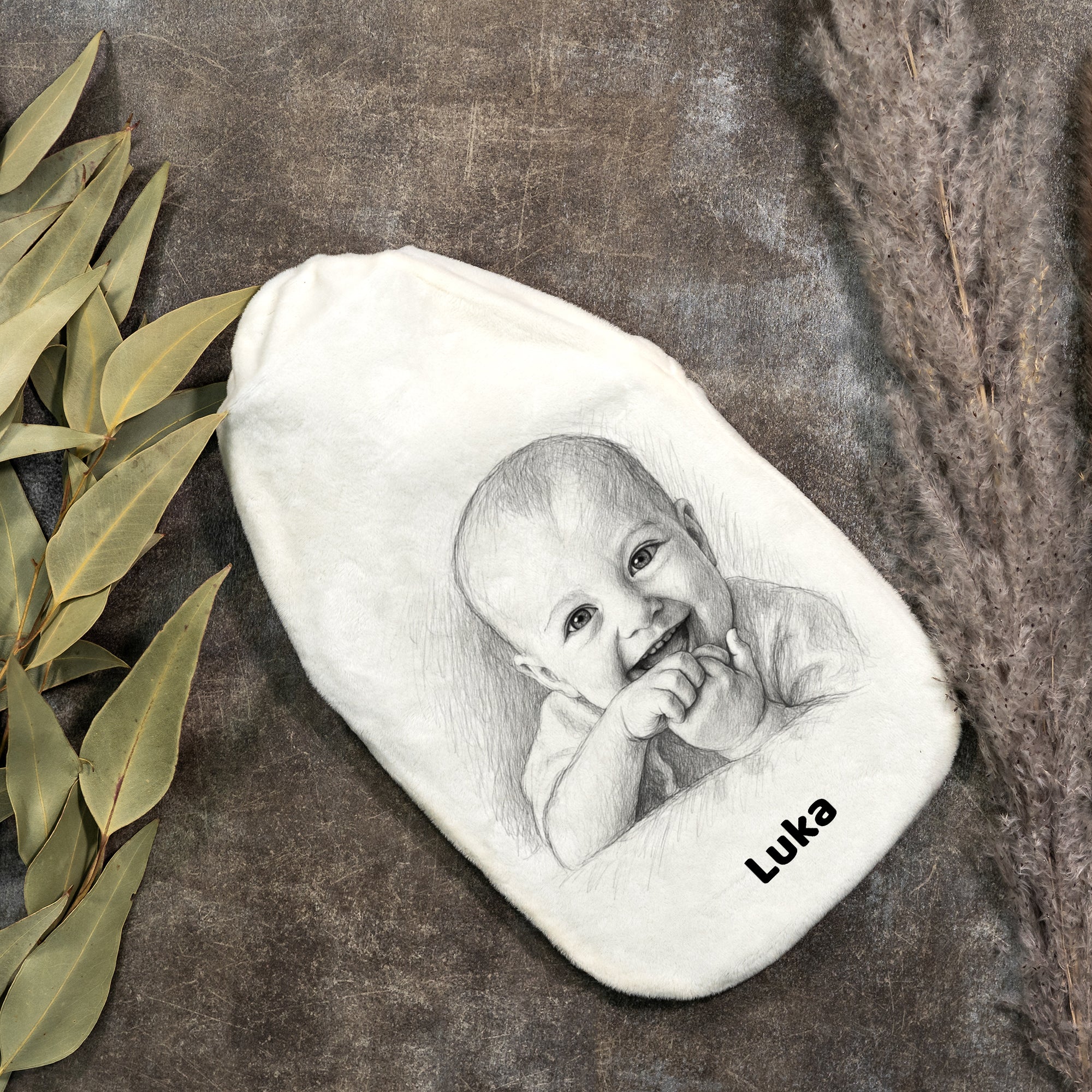 Wärmflasche mit Bleistiftzeichnung und Individualisierung